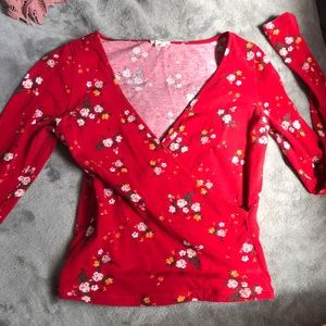 red floral top!